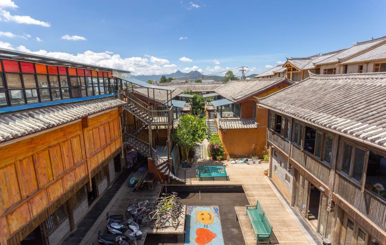 Lijiang Desti Youth Park Hostel Exterior foto
