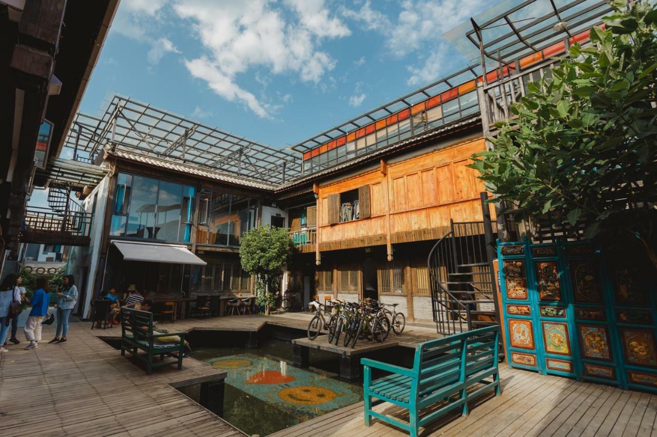 Lijiang Desti Youth Park Hostel Exterior foto